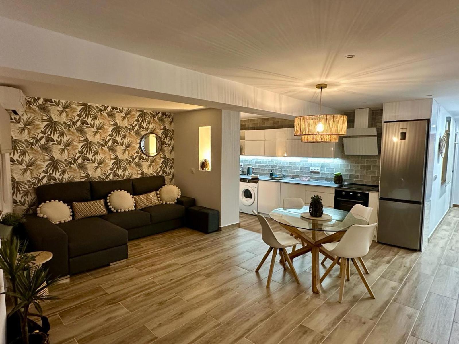 Waterfront 3 Bed Apartment, 90M From The Beach Platja de Larenal ภายนอก รูปภาพ