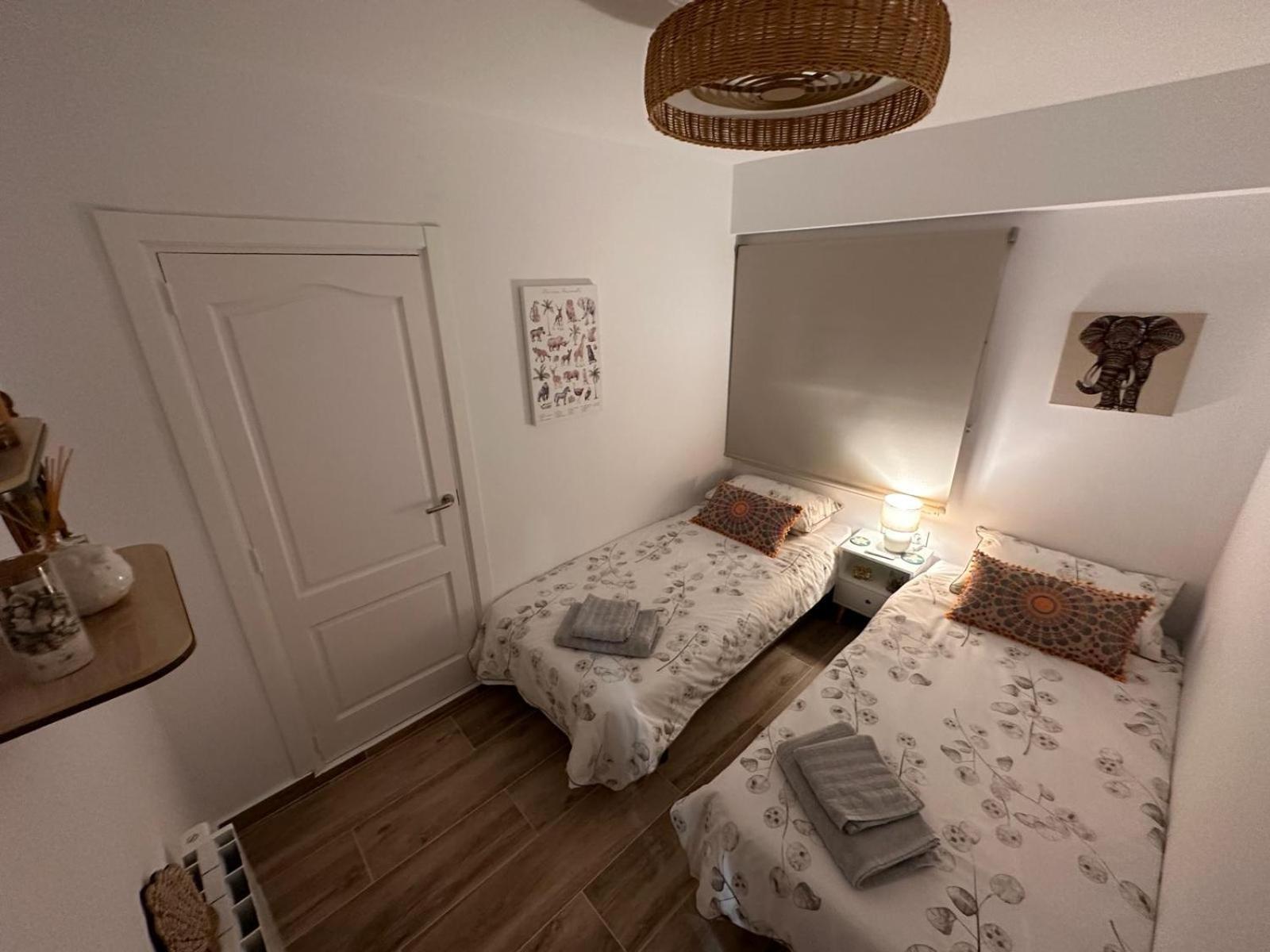 Waterfront 3 Bed Apartment, 90M From The Beach Platja de Larenal ภายนอก รูปภาพ