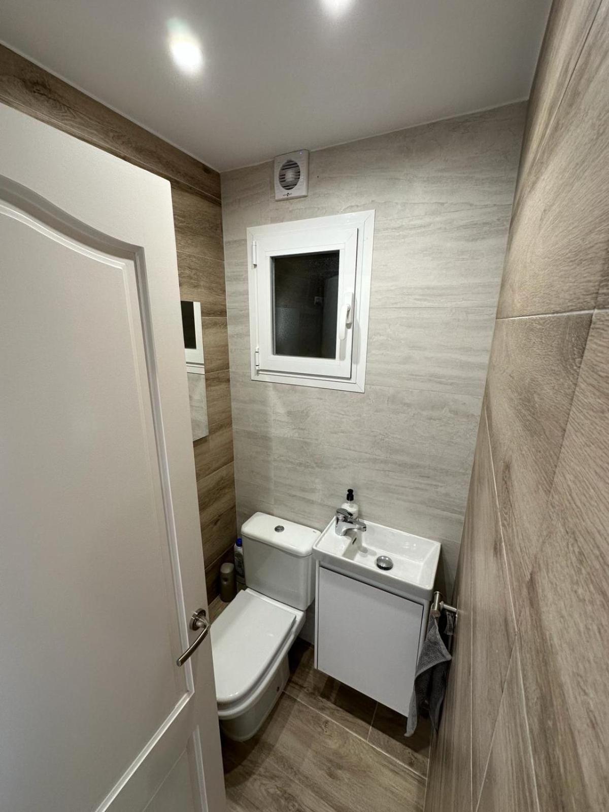 Waterfront 3 Bed Apartment, 90M From The Beach Platja de Larenal ภายนอก รูปภาพ