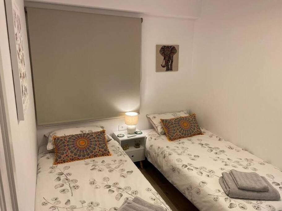 Waterfront 3 Bed Apartment, 90M From The Beach Platja de Larenal ภายนอก รูปภาพ